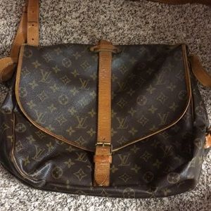 Loius Vuitton Saumur 35 crossbody messenger bag